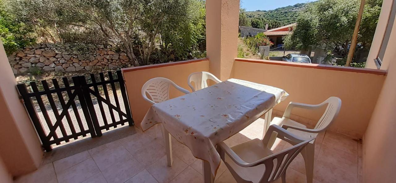 Casa Vacanza Costa Rossa Vista Mare Trinità d'Agultu Eksteriør billede