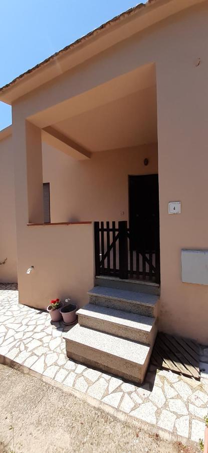 Casa Vacanza Costa Rossa Vista Mare Trinità d'Agultu Eksteriør billede