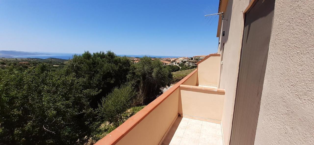 Casa Vacanza Costa Rossa Vista Mare Trinità d'Agultu Eksteriør billede