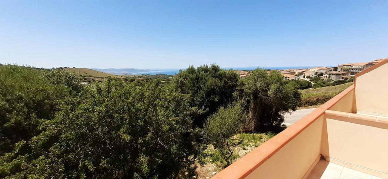 Casa Vacanza Costa Rossa Vista Mare Trinità d'Agultu Eksteriør billede